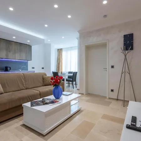 The Queen Luxury - Medici