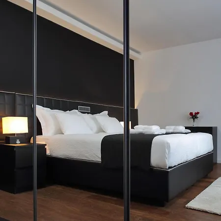 The Queen Luxury - Medici * Luxembourg