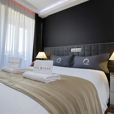 The Queen Luxury - Medici Luxembourg By