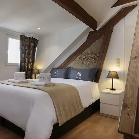 The Queen Luxury - Medici Luxembourg