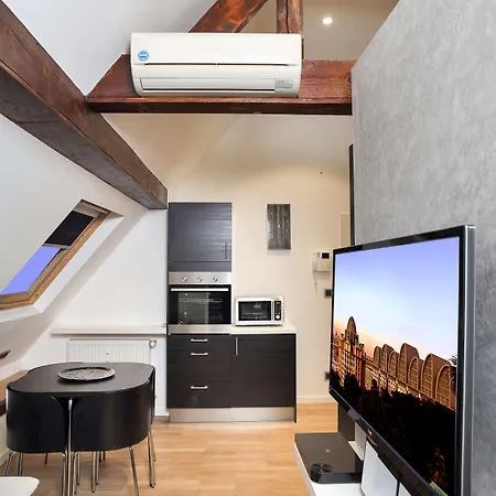 The Queen Luxury - Medici Luxembourg