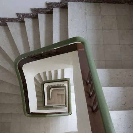 The Queen Luxury - Medici لوكسمبورغ