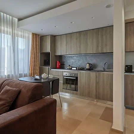 The Queen Luxury - Medici * Luxembourg
