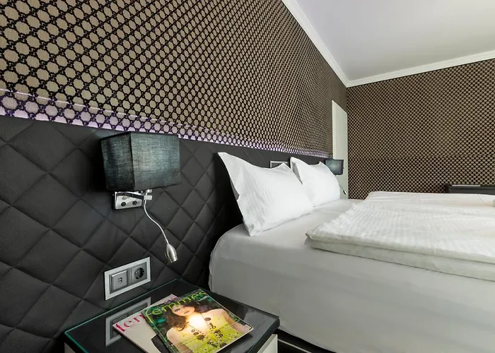 The Queen Luxury - Medici لوكسمبورغ