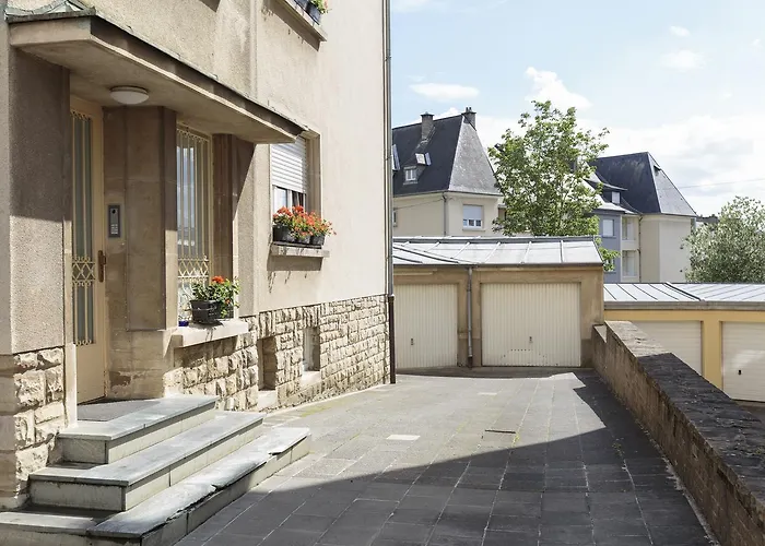 The Queen Luxury - Medici Luxemburg