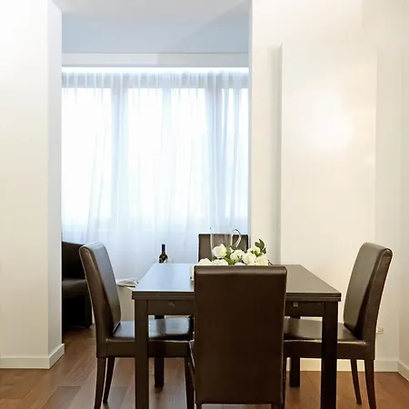 The Queen Luxury - Medici Luxembourg