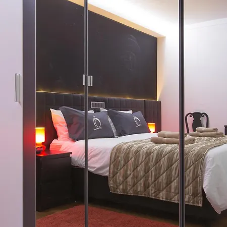 The Queen Luxury - Medici Luxembourg