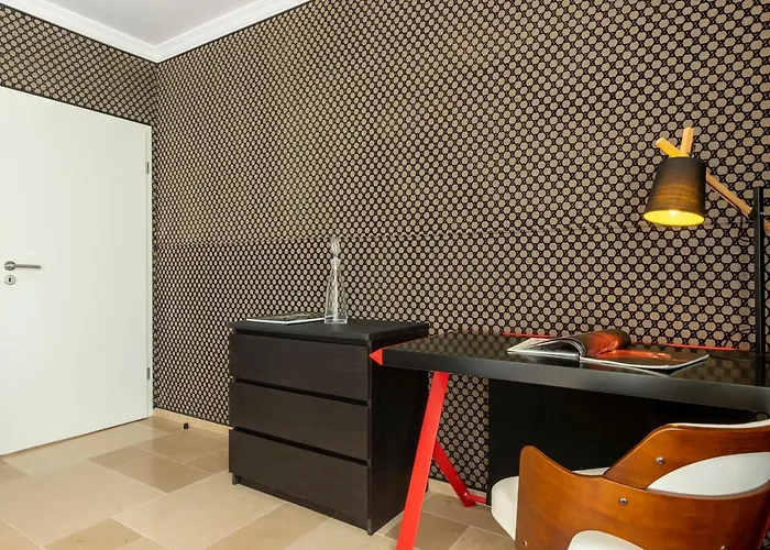 The Queen Luxury - Medici Luxembourg